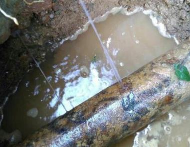 南昌市楼顶渗水维修公司分享下地暖漏水的原因及检测方法。